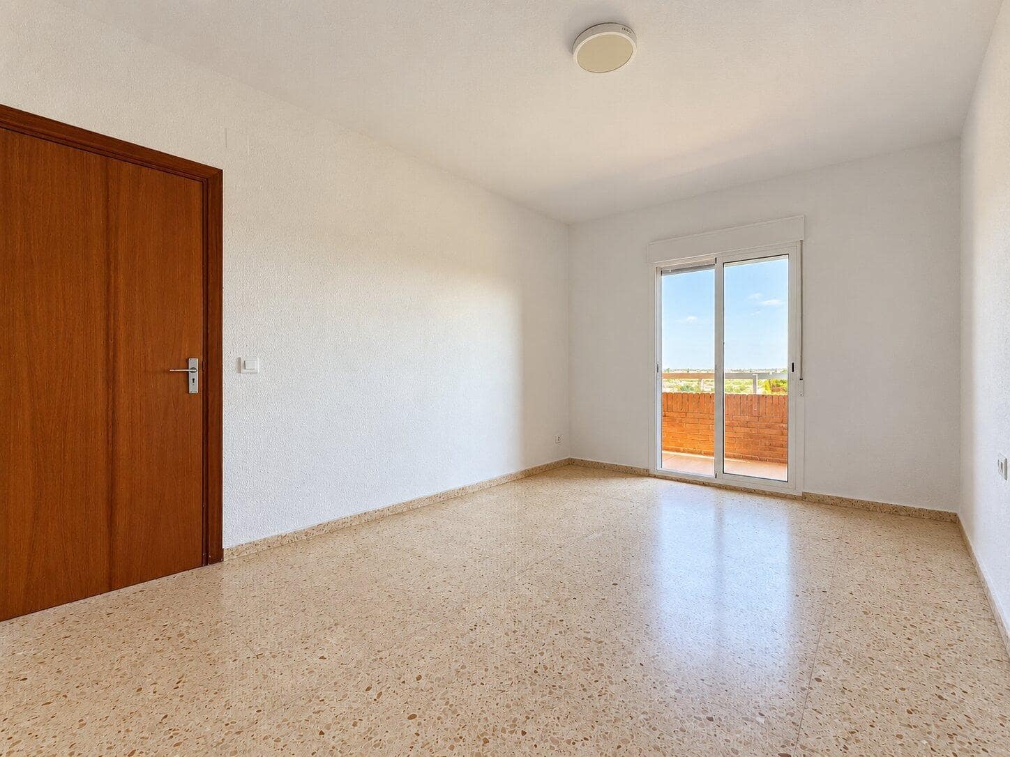 4 bedroom Flat for rent in Albuixec - € 900 (Ref: 10157760)