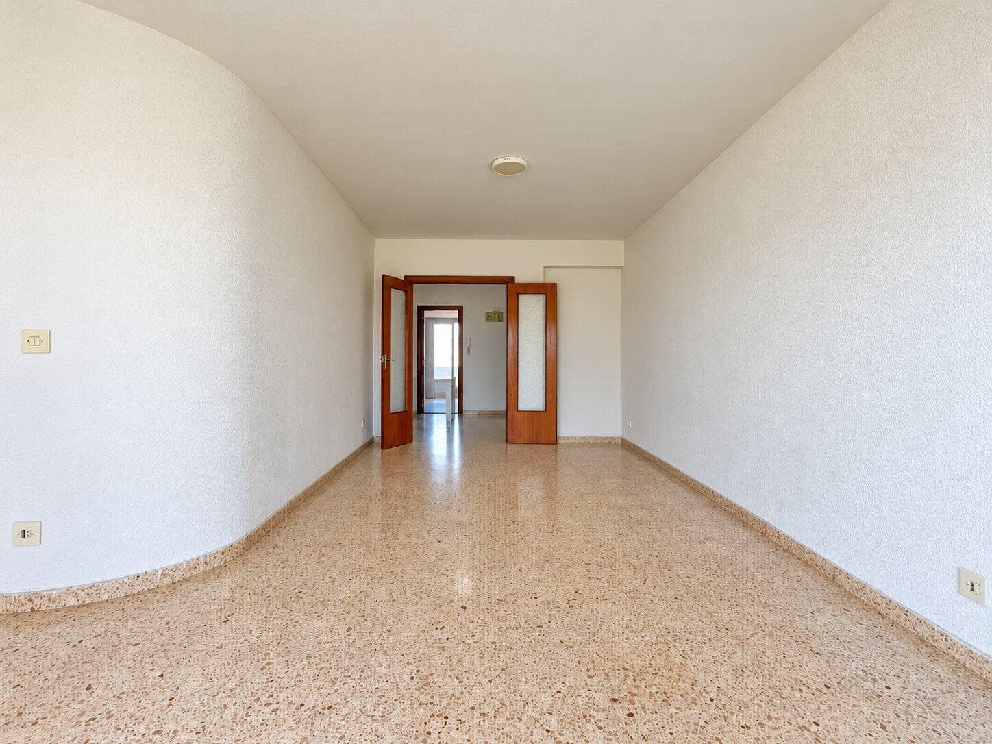 4 bedroom Flat for rent in Albuixec - € 900 (Ref: 10157760)