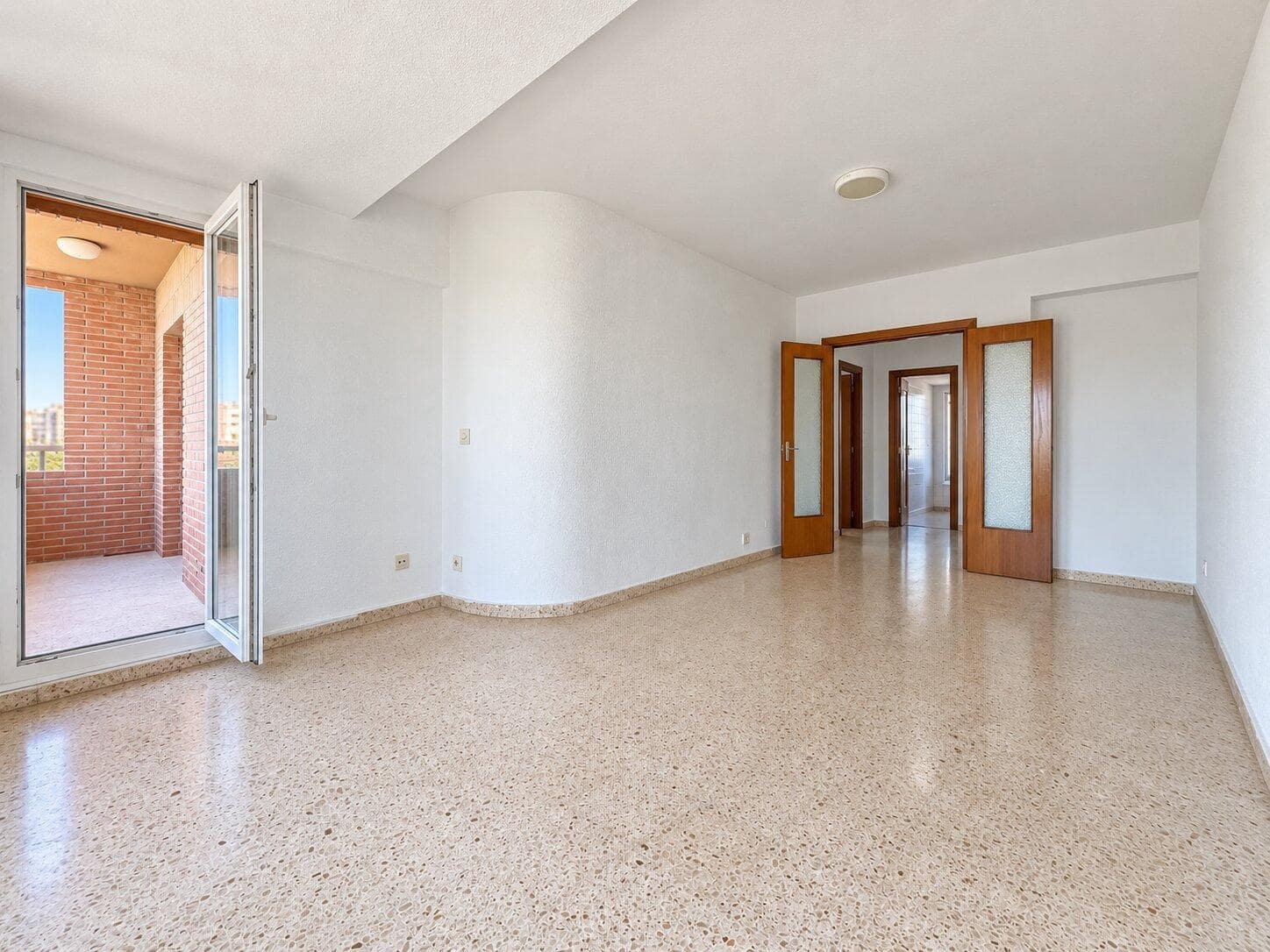 4 bedroom Flat for rent in Albuixec - € 900 (Ref: 10157760)