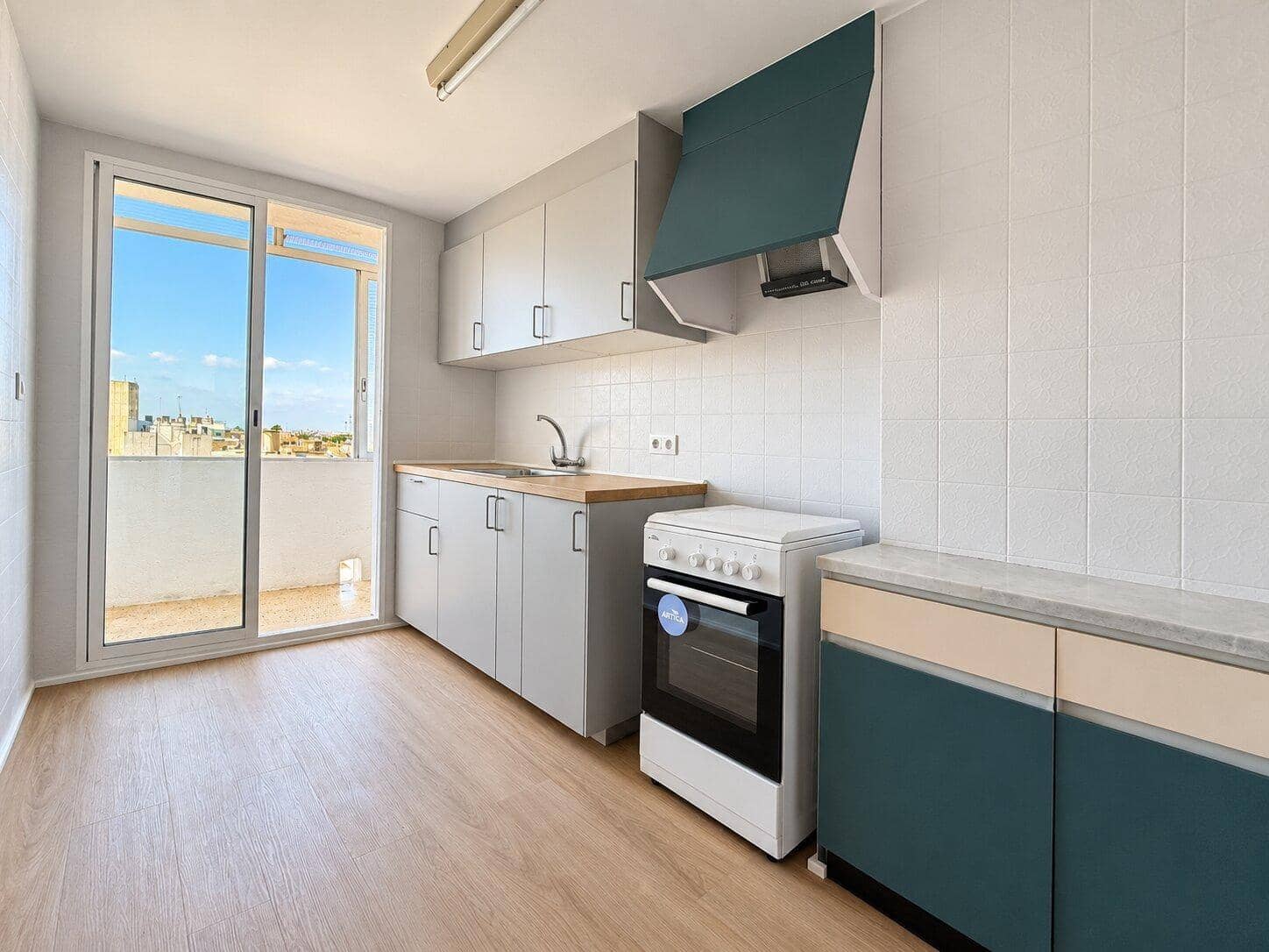 4 bedroom Flat for rent in Albuixec - € 900 (Ref: 10157760)