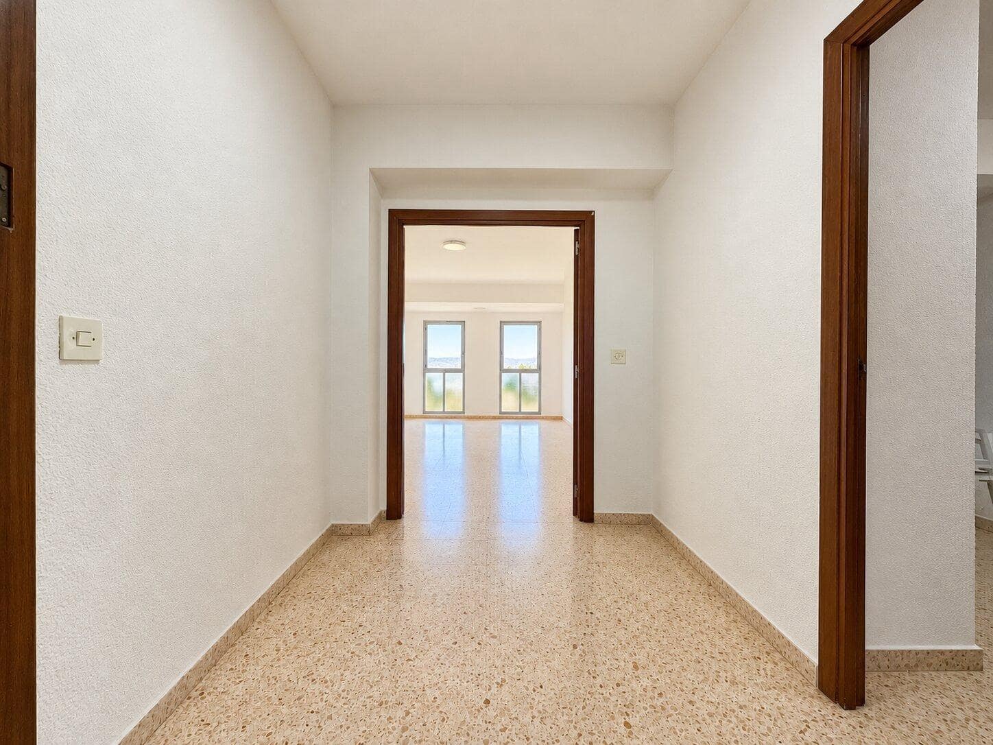 4 bedroom Flat for rent in Albuixec - € 900 (Ref: 10157760)