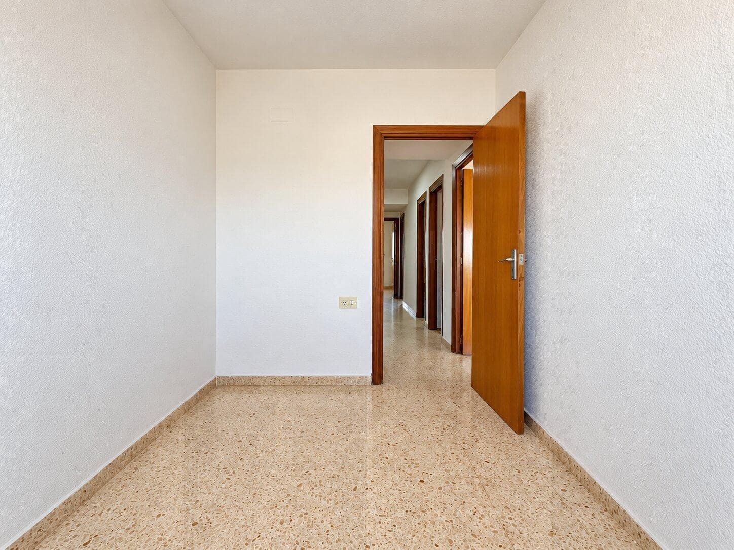 4 bedroom Flat for rent in Albuixec - € 900 (Ref: 10157760)