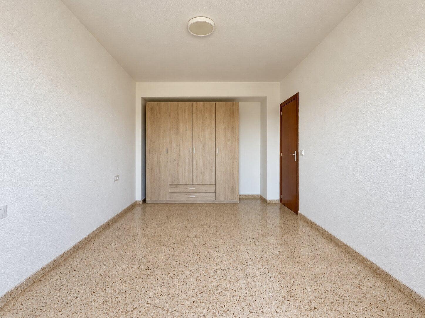 4 bedroom Flat for rent in Albuixec - € 900 (Ref: 10157760)