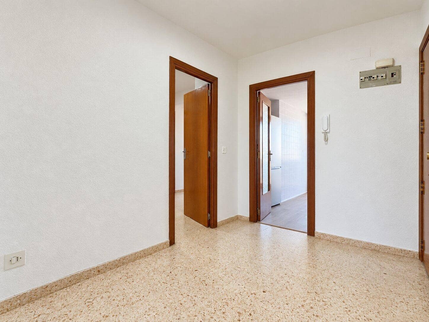 4 bedroom Flat for rent in Albuixec - € 900 (Ref: 10157760)