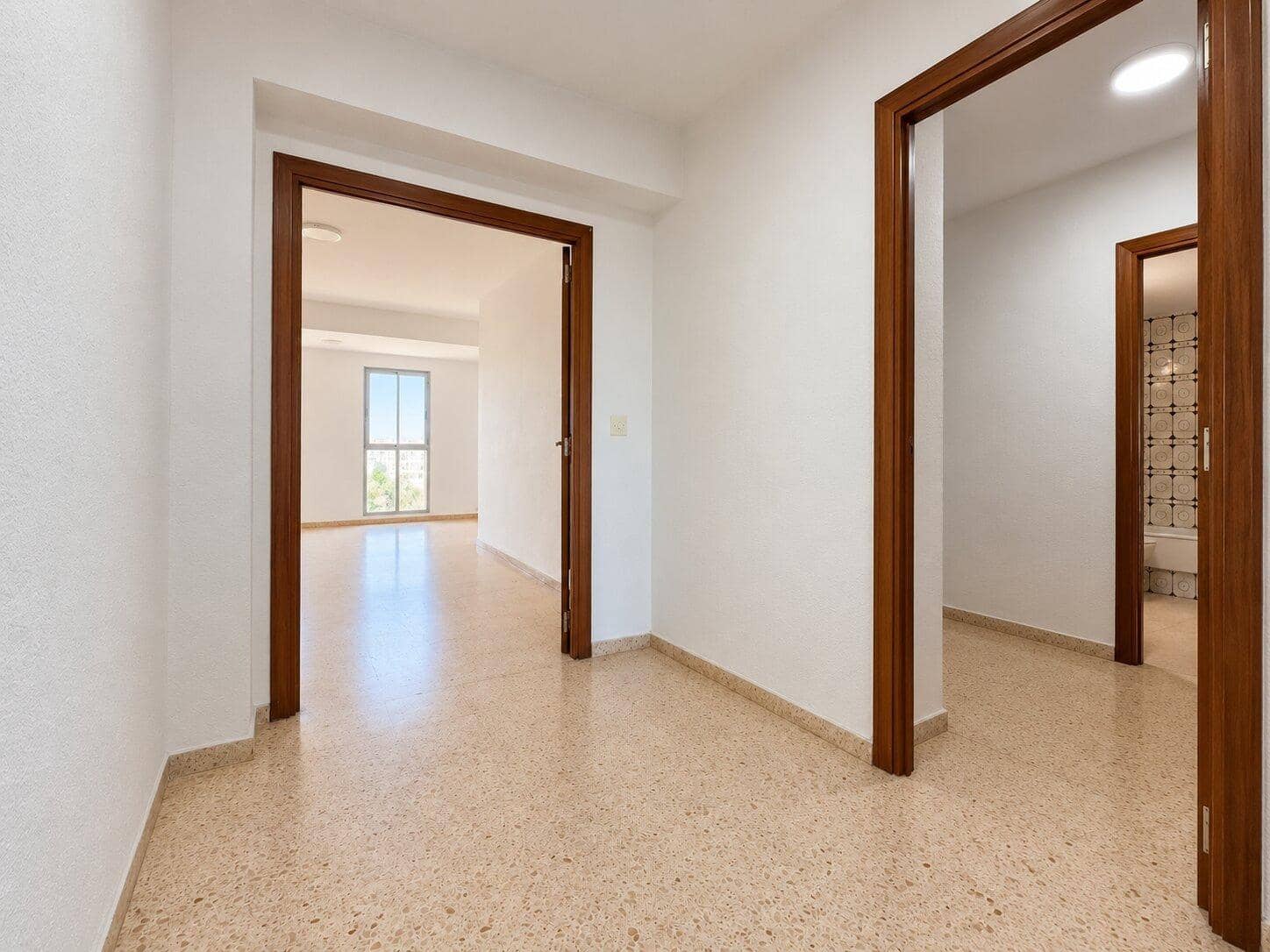 4 bedroom Flat for rent in Albuixec - € 900 (Ref: 10157760)