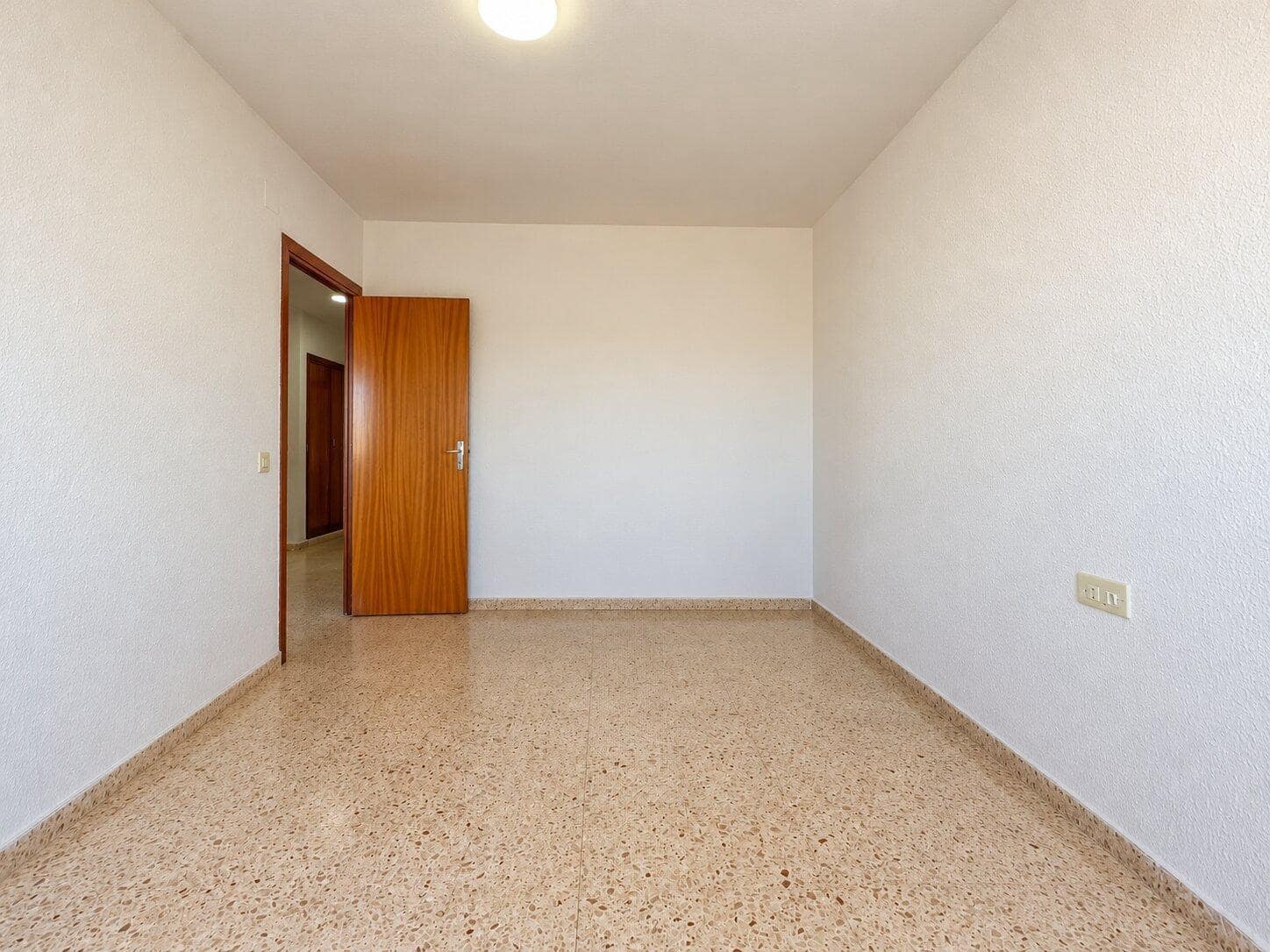 4 bedroom Flat for rent in Albuixec - € 900 (Ref: 10157760)
