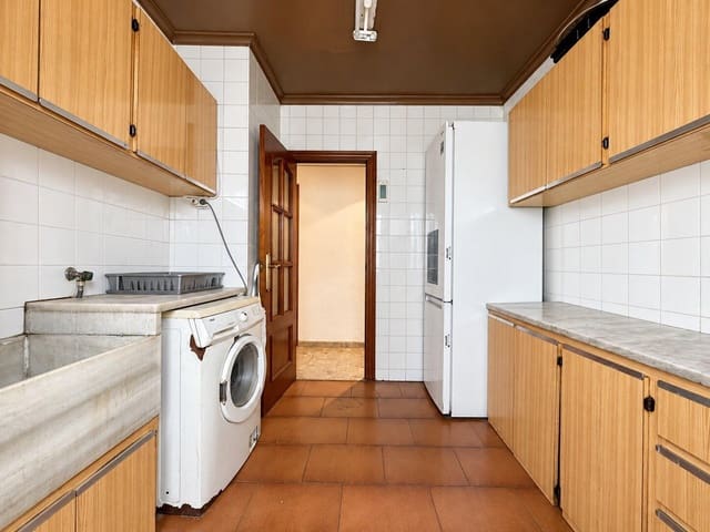 3 soveværelse Lejlighed til salg i Benicalap, Valencia by - € 210.000 (Ref: 10168554)