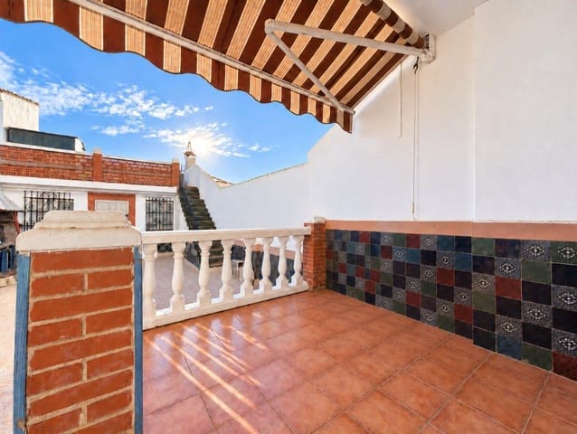 4 soverom Rekkehus til salgs i Masarrochos / Massarrojos, Valencia by med garasje - € 399 000 (Ref: 10180728)