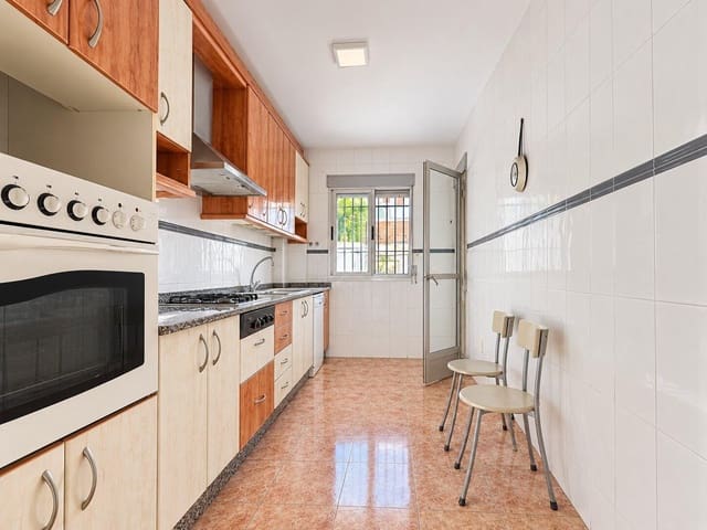 4 soverom Rekkehus til salgs i Masarrochos / Massarrojos, Valencia by med garasje - € 399 000 (Ref: 10180728)