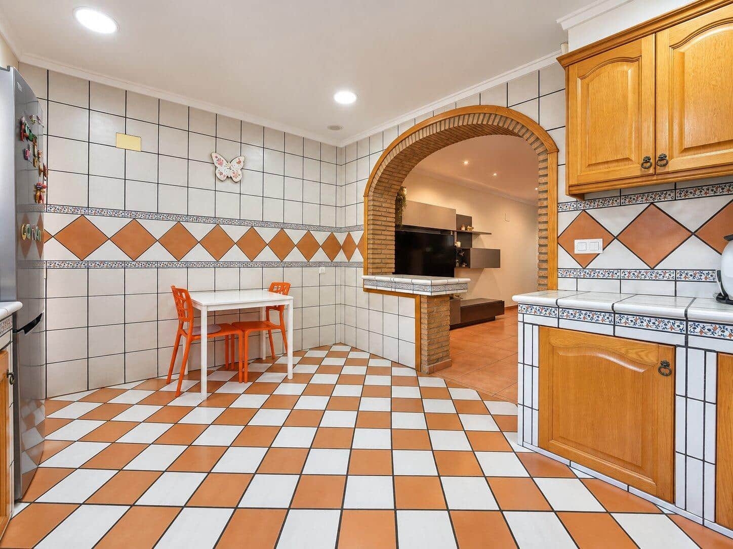 4 Zimmer Reihenhaus zu verkaufen in Massamagrell mit Garage - 329.900 € (Ref: 10180729)