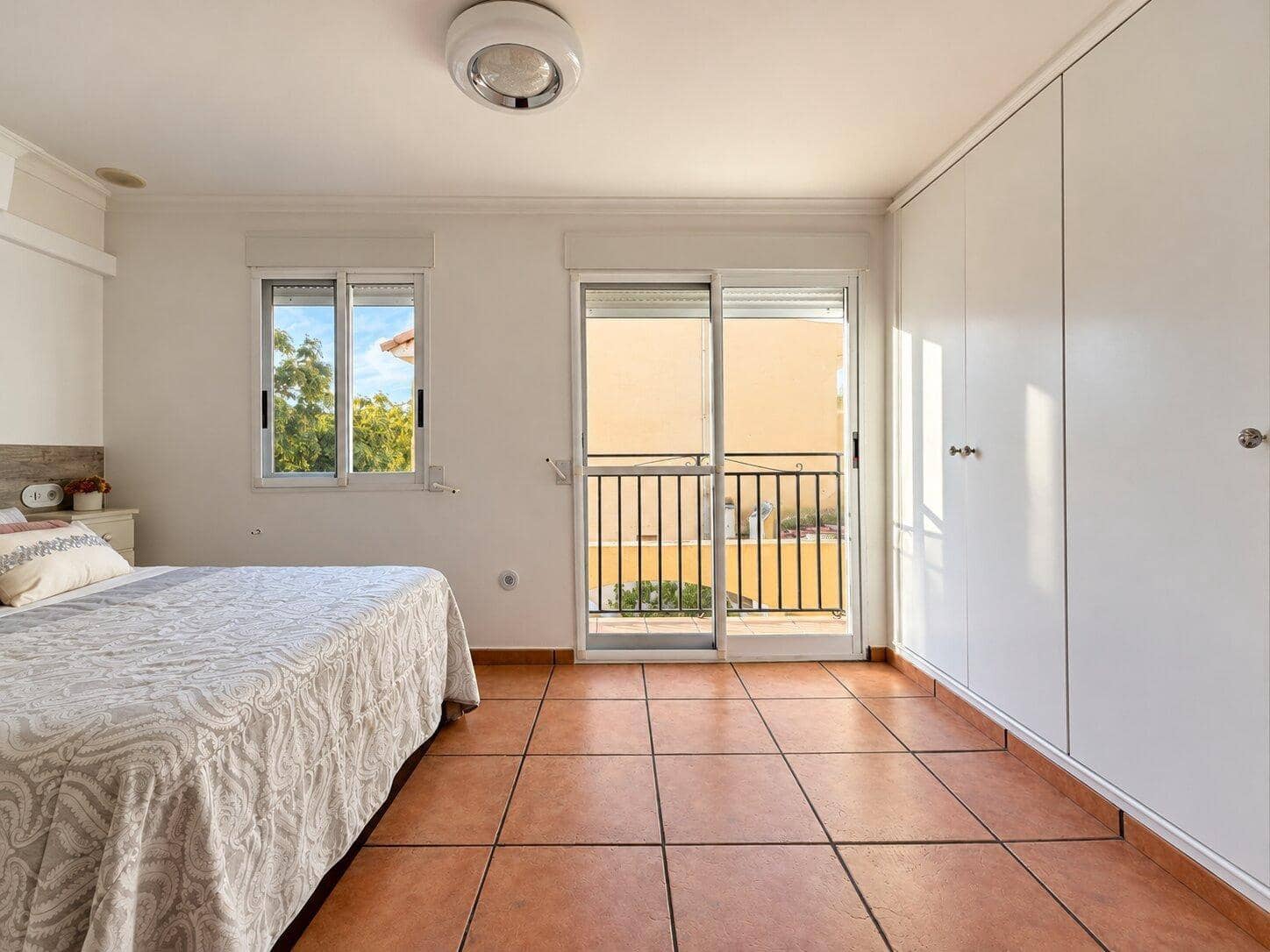 4 Zimmer Reihenhaus zu verkaufen in Massamagrell mit Garage - 329.900 € (Ref: 10180729)