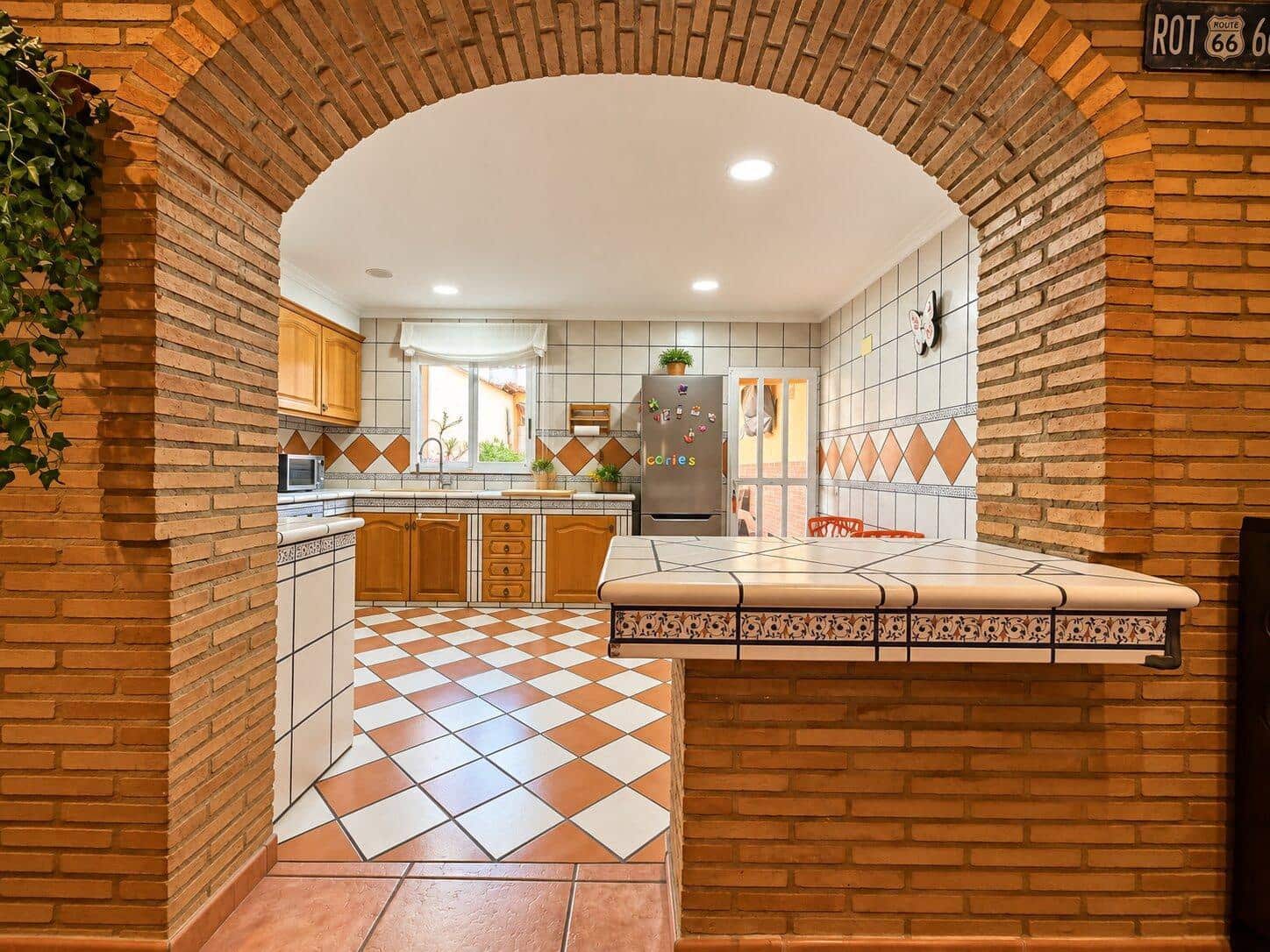 4 Zimmer Reihenhaus zu verkaufen in Massamagrell mit Garage - 329.900 € (Ref: 10180729)