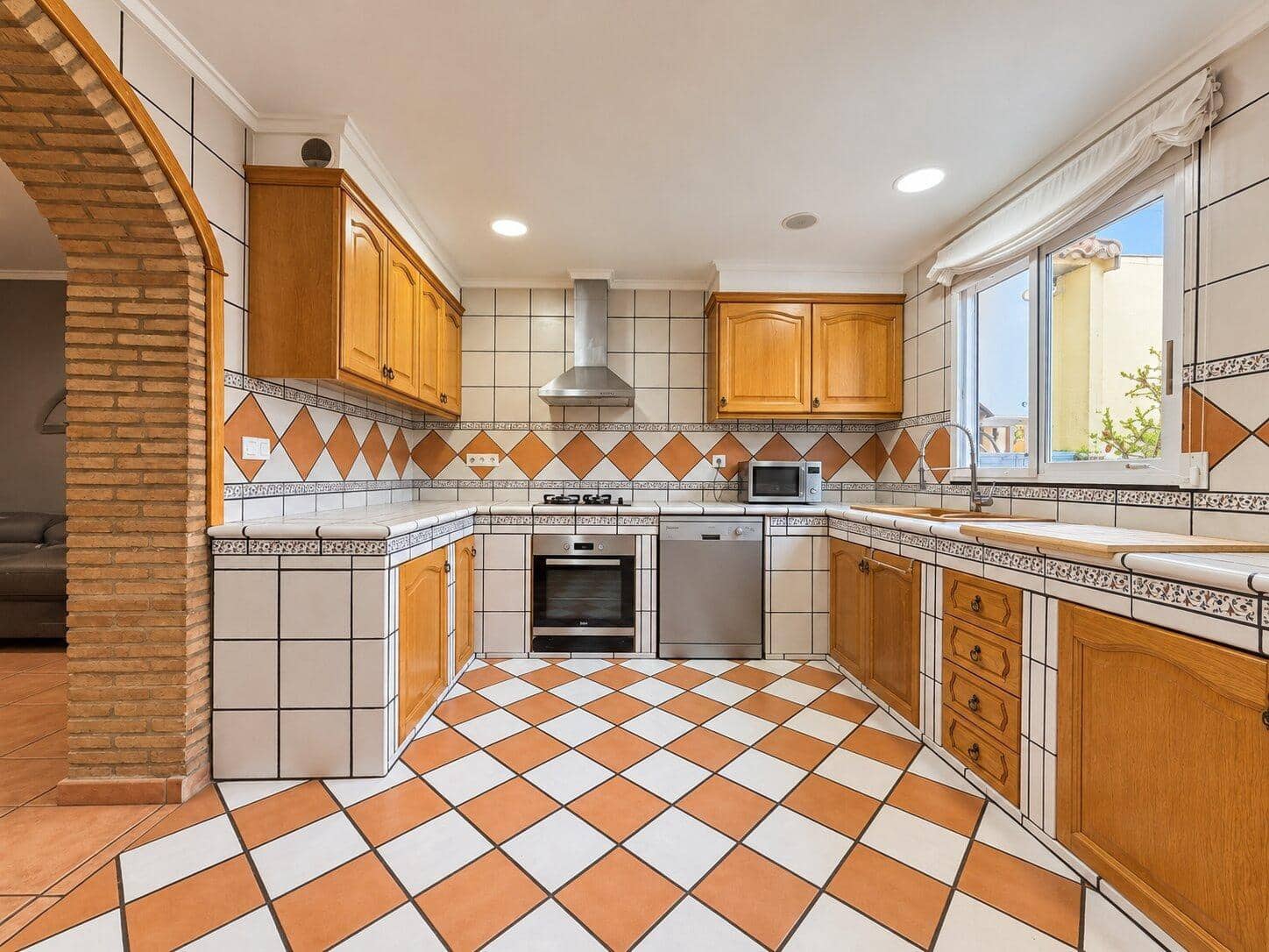 4 Zimmer Reihenhaus zu verkaufen in Massamagrell mit Garage - 329.900 € (Ref: 10180729)