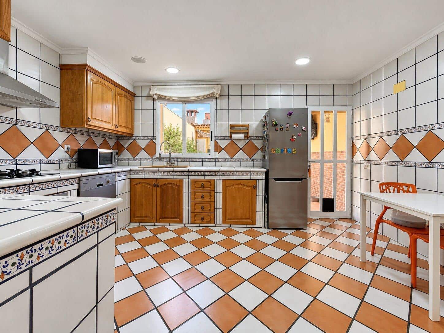 4 Zimmer Reihenhaus zu verkaufen in Massamagrell mit Garage - 329.900 € (Ref: 10180729)