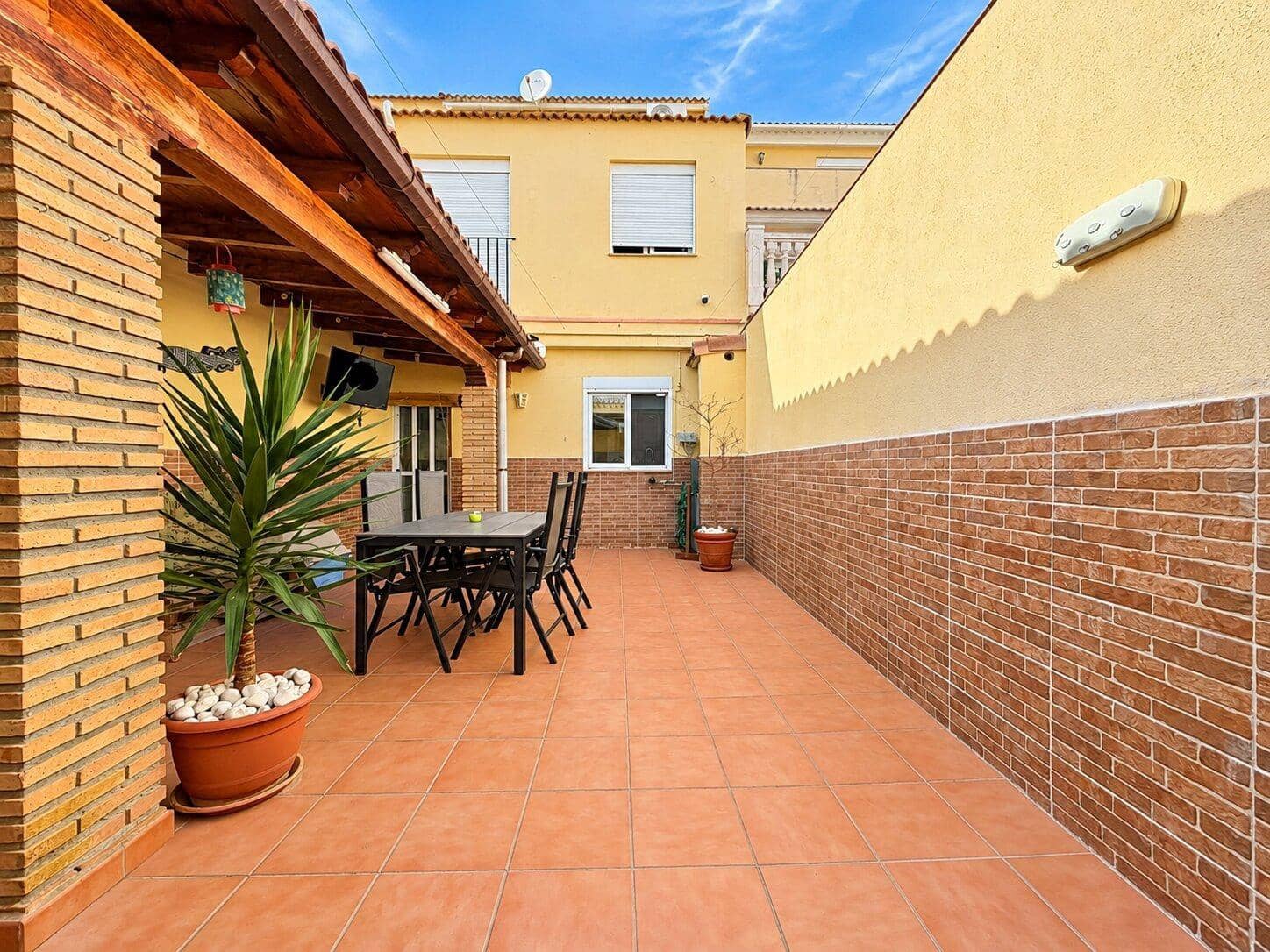 4 Zimmer Reihenhaus zu verkaufen in Massamagrell mit Garage - 329.900 € (Ref: 10180729)