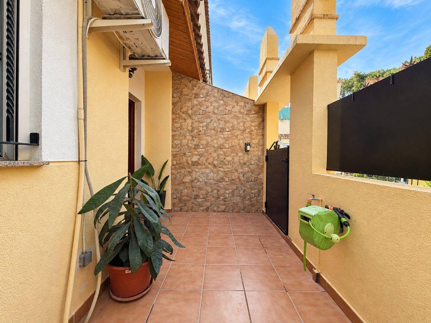 4 Zimmer Reihenhaus zu verkaufen in Massamagrell mit Garage - 329.900 € (Ref: 10180729)