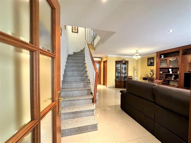 4 chambre Villa/Maison Mitoyenne à vendre à La Pobla de Farnals avec garage - 379 000 € (Ref: 8403998)