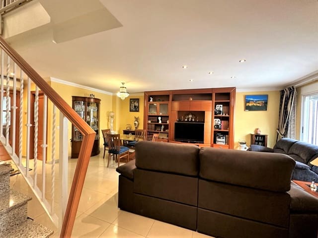 4 chambre Villa/Maison Mitoyenne à vendre à La Pobla de Farnals avec garage - 379 000 € (Ref: 8403998)