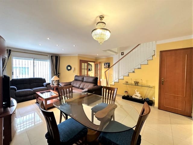 4 chambre Villa/Maison Mitoyenne à vendre à La Pobla de Farnals avec garage - 379 000 € (Ref: 8403998)