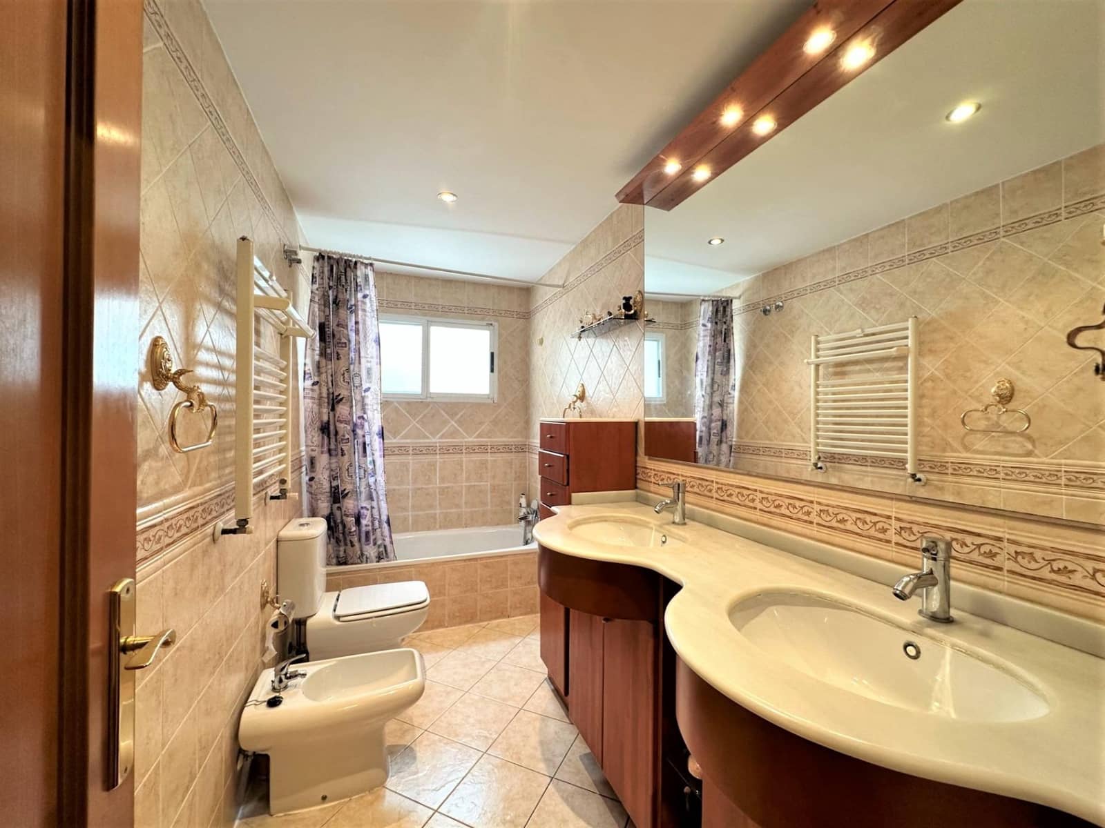 4 soveværelse Rækkehus til salg i La Pobla de Farnals med garage - € 379.000 (Ref: 8403998)