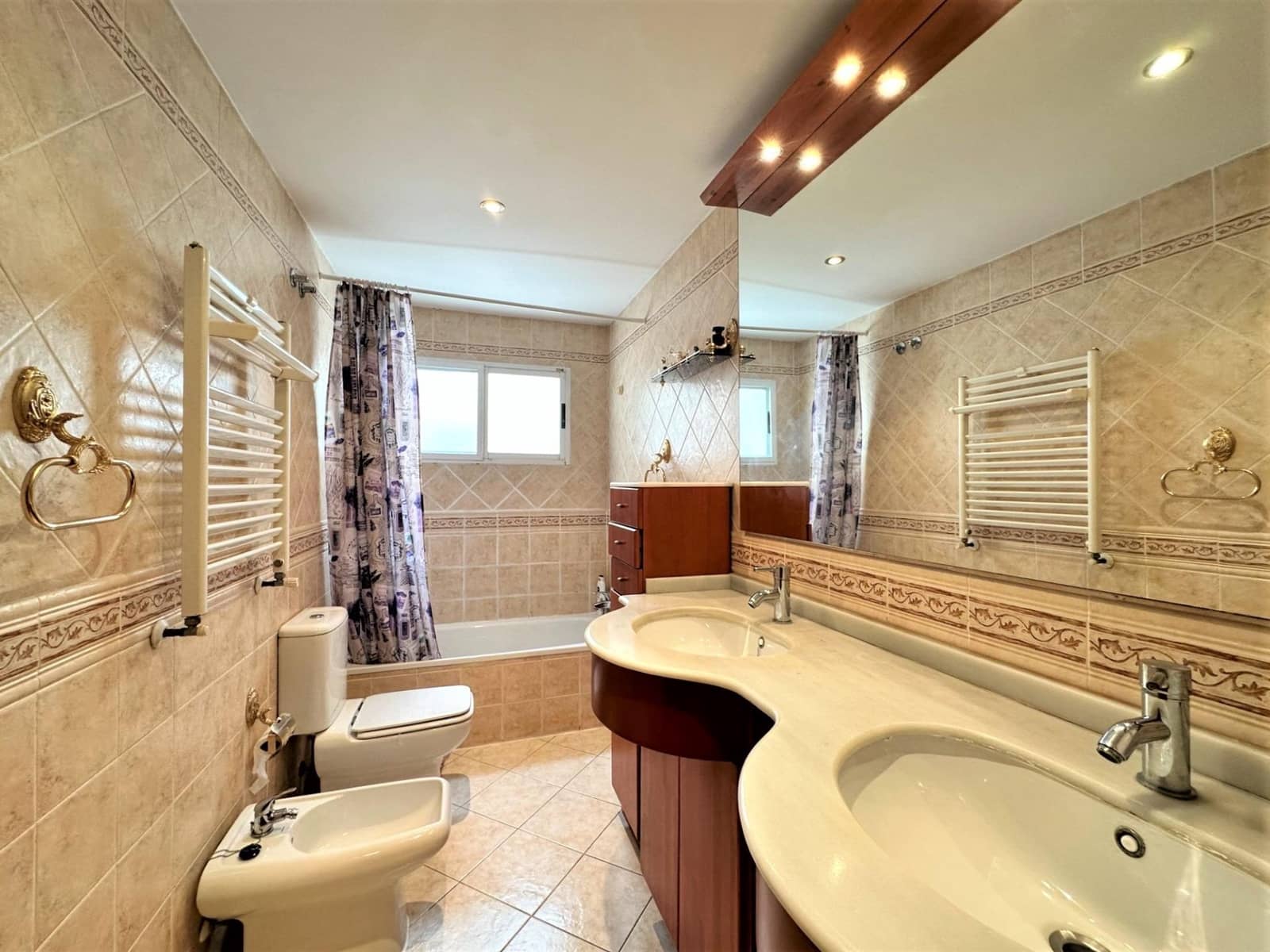 4 soveværelse Rækkehus til salg i La Pobla de Farnals med garage - € 379.000 (Ref: 8403998)