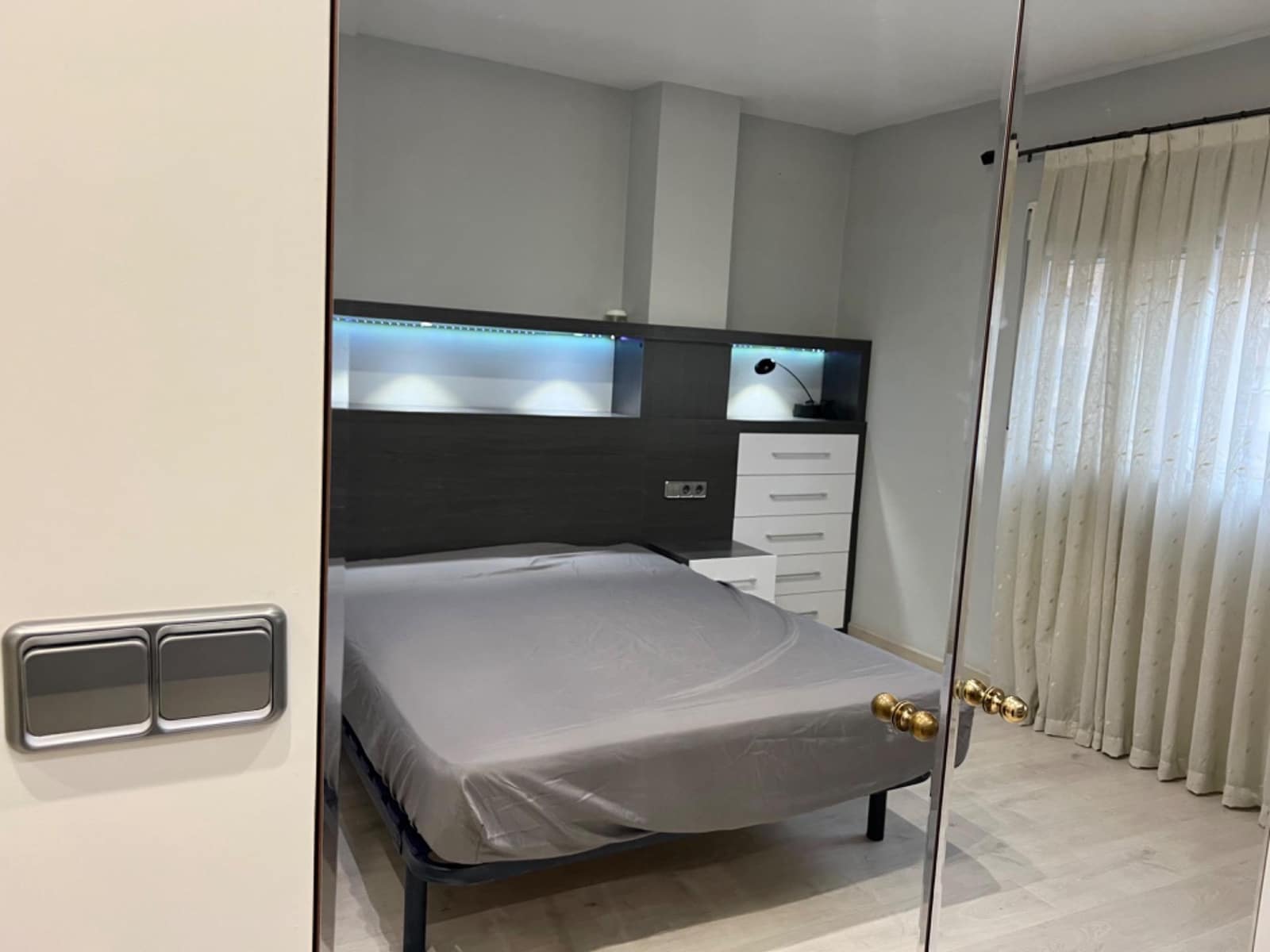 3 soverom Leilighet til leie i Valencia by med garasje - € 1 500 (Ref: 8678153)