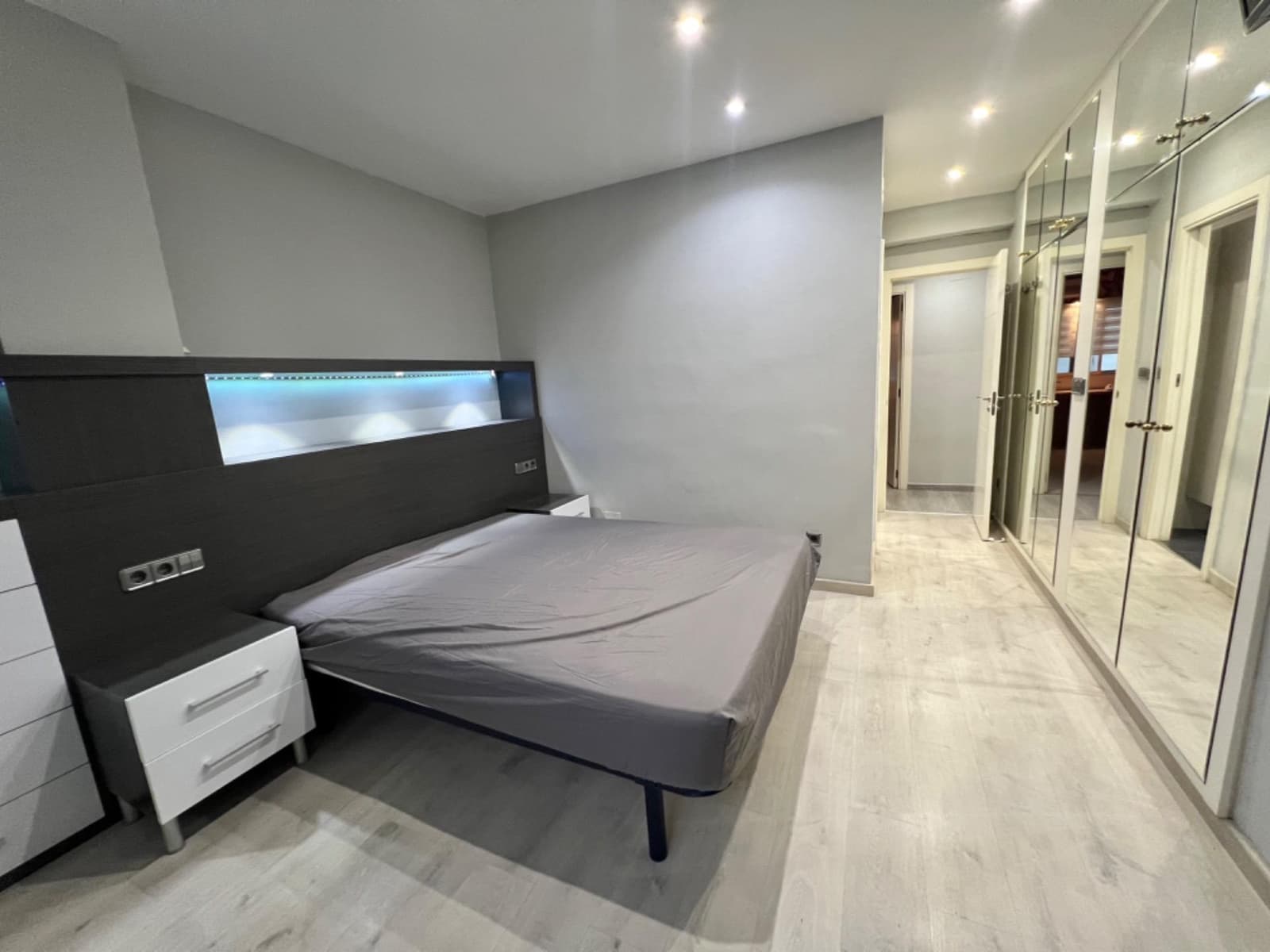 3 soverom Leilighet til leie i Valencia by med garasje - € 1 500 (Ref: 8678153)