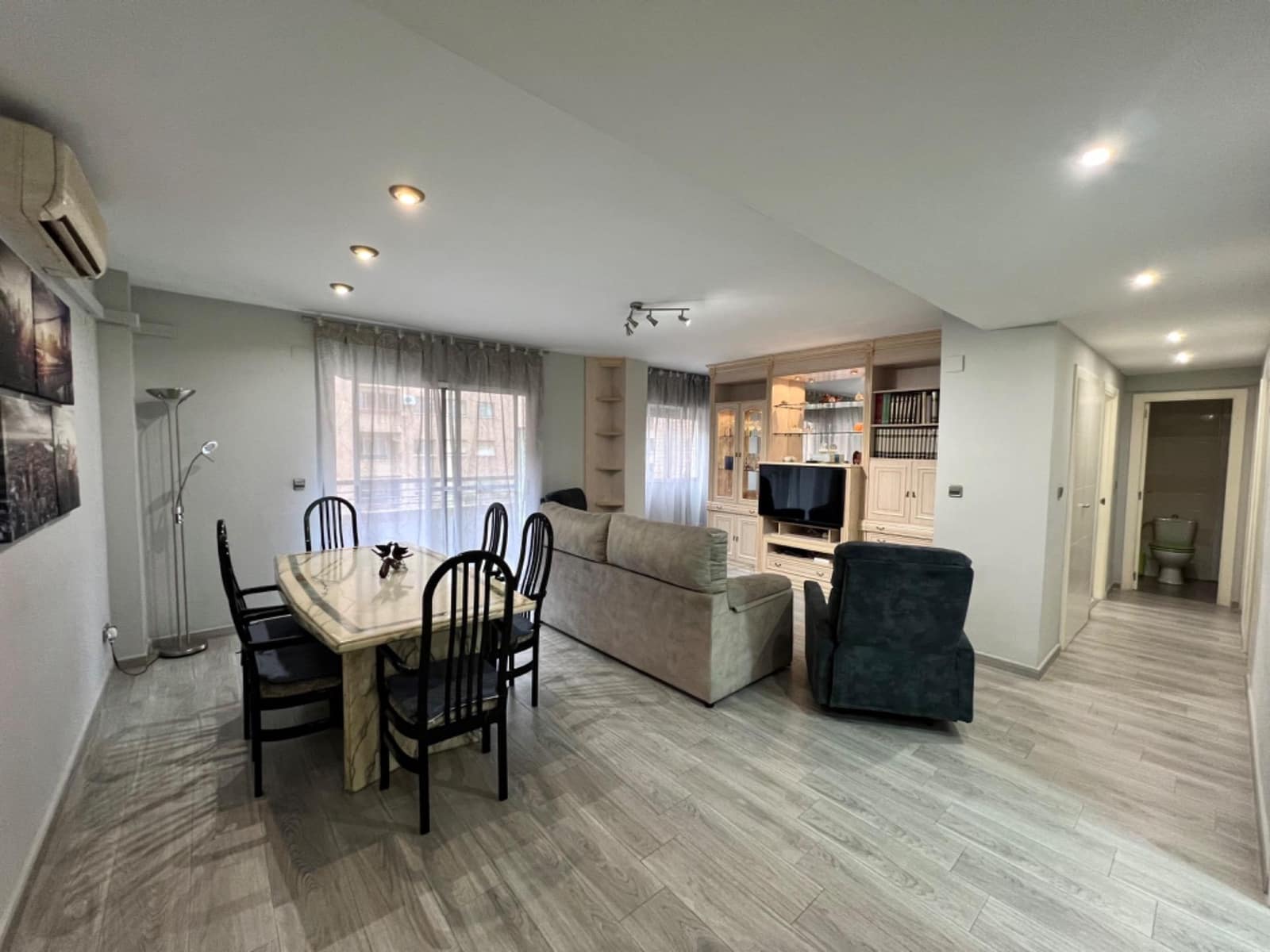 3 soverom Leilighet til leie i Valencia by med garasje - € 1 500 (Ref: 8678153)