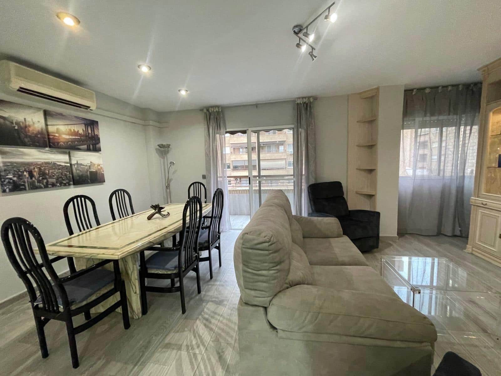 3 soverom Leilighet til leie i Valencia by med garasje - € 1 500 (Ref: 8678153)