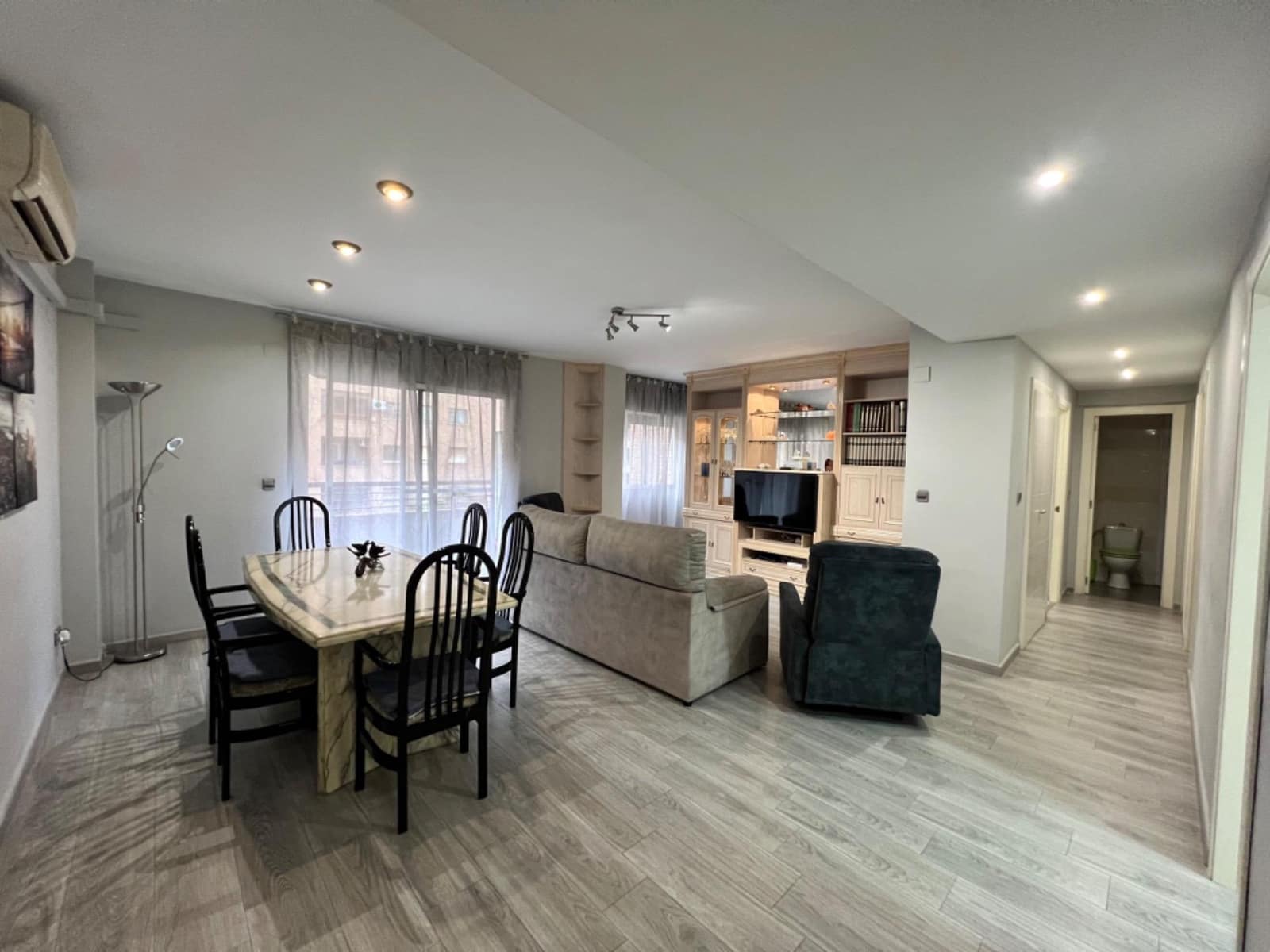 3 soverom Leilighet til leie i Valencia by med garasje - € 1 500 (Ref: 8678153)