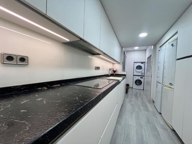 3 soverom Leilighet til leie i Patraix, Valencia by med garasje - € 1 500 (Ref: 8678153)