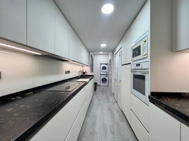 3 soverom Leilighet til leie i Patraix, Valencia by med garasje - € 1 500 (Ref: 8678153)