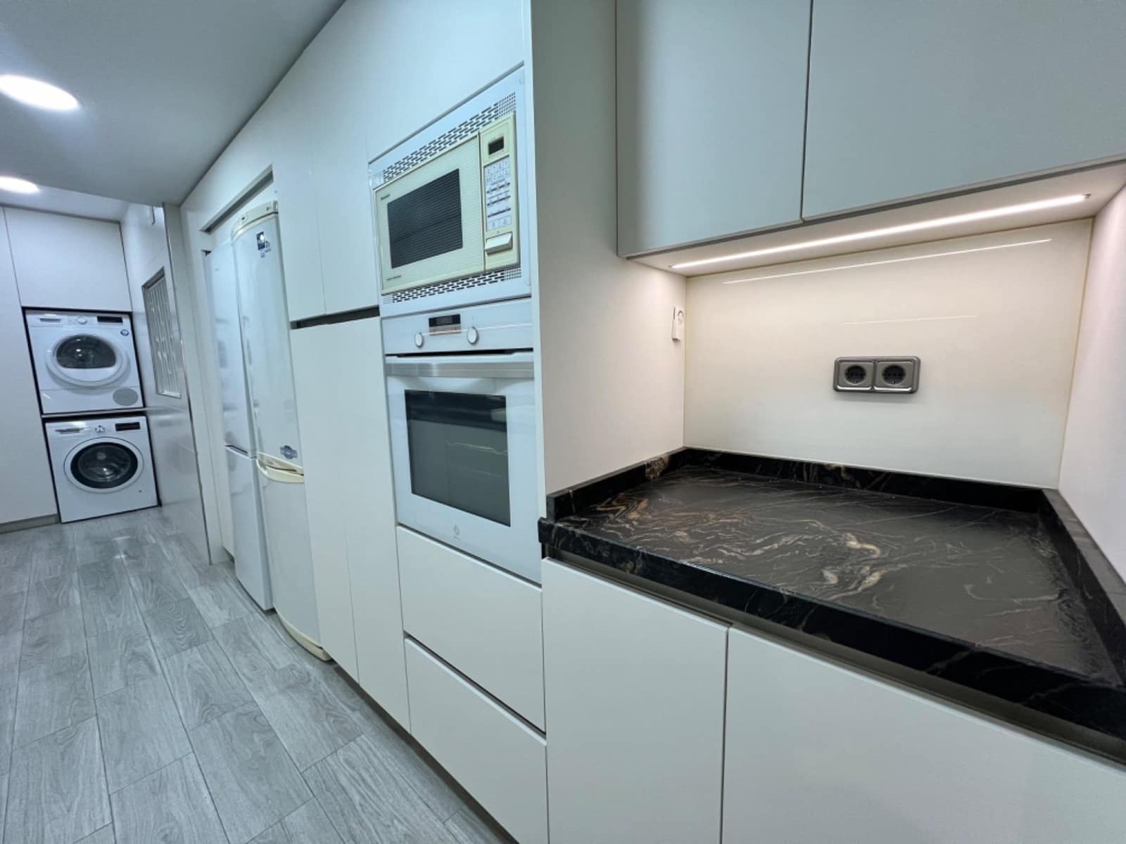 3 camera da letto Appartamento da affittare in Valencia citta con garage - 1.350 € (Rif: 8678153)
