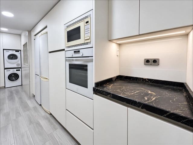 Appartement de 3 chambres à louer à Patraix, Valence ville avec garage - 1 350 € (Ref: 8678153)
