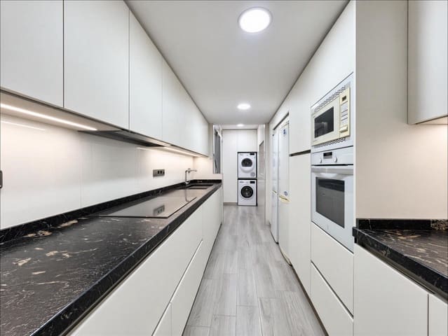 Appartement de 3 chambres à louer à Patraix, Valence ville avec garage - 1 350 € (Ref: 8678153)