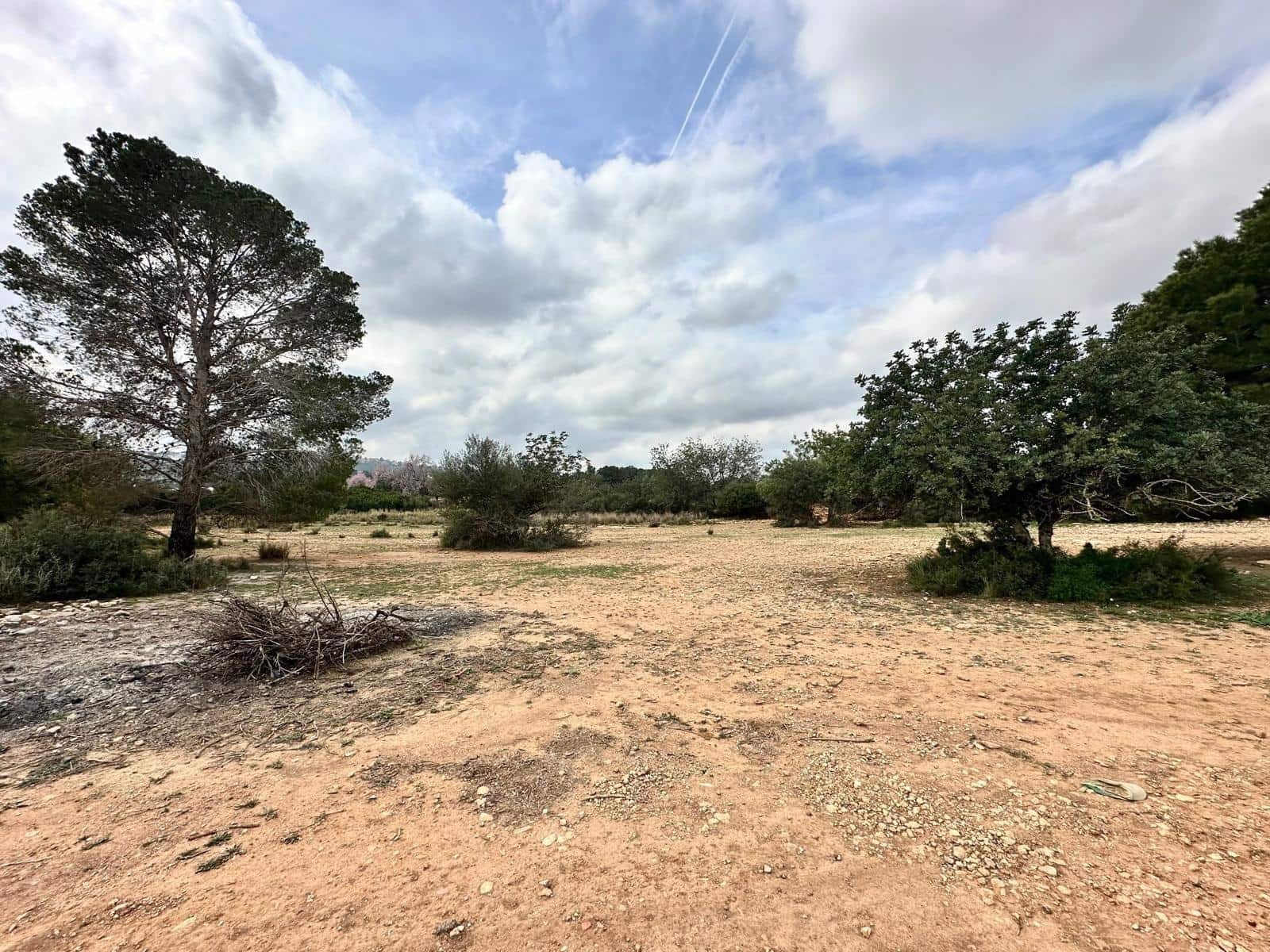 Ubebygd land til salgs i Chiva - € 18 000 (Ref: 8886129)