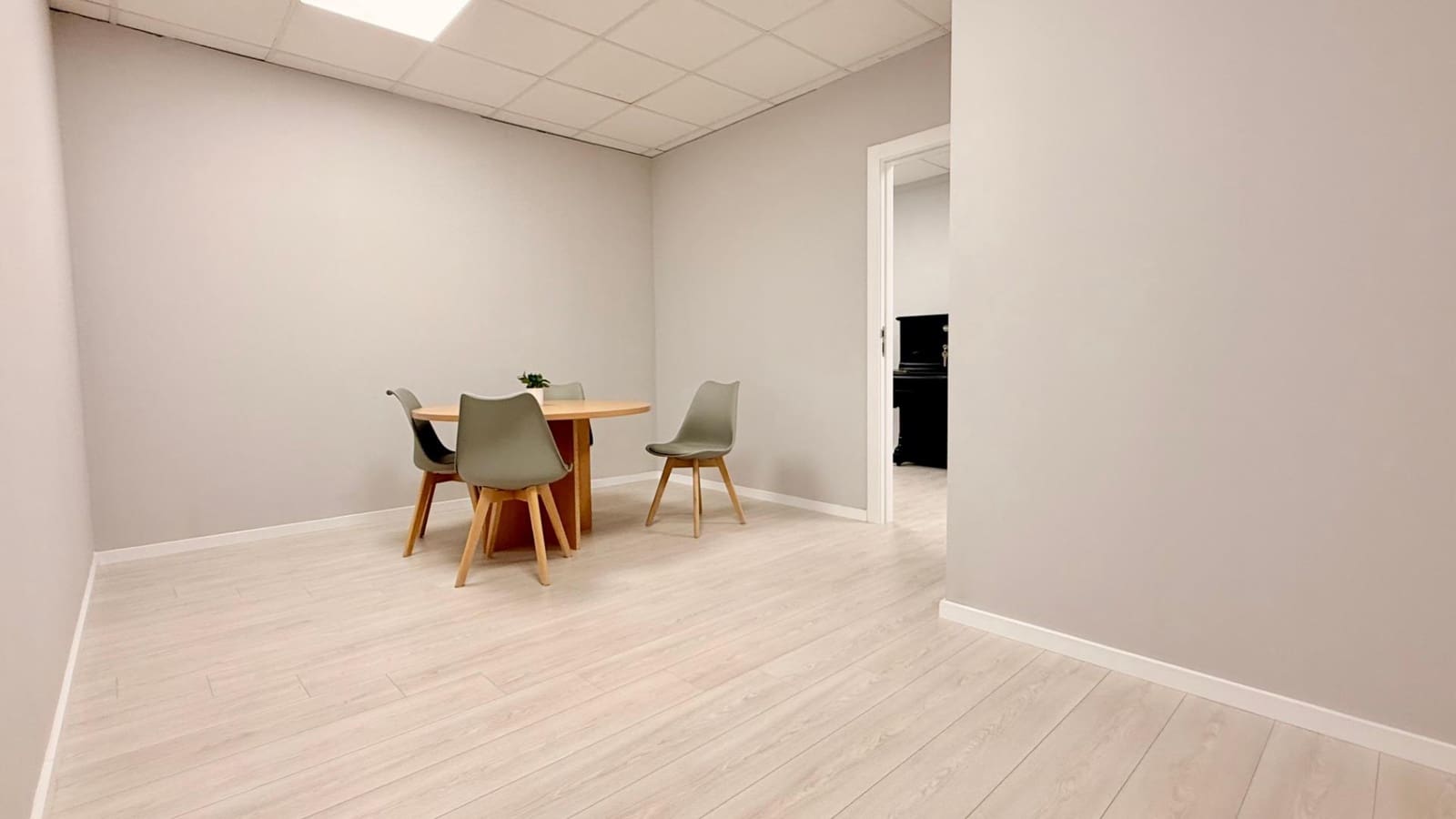 Virksomhed til leje i Pucol - € 1.600 (Ref: 9159555)