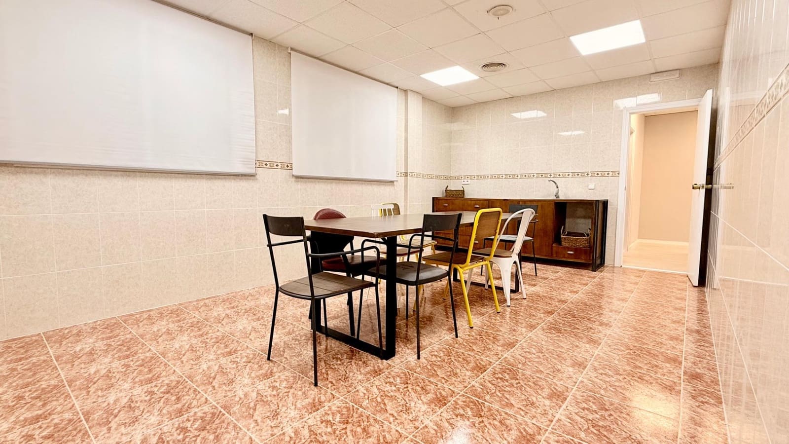 Virksomhed til leje i Pucol - € 1.600 (Ref: 9159555)