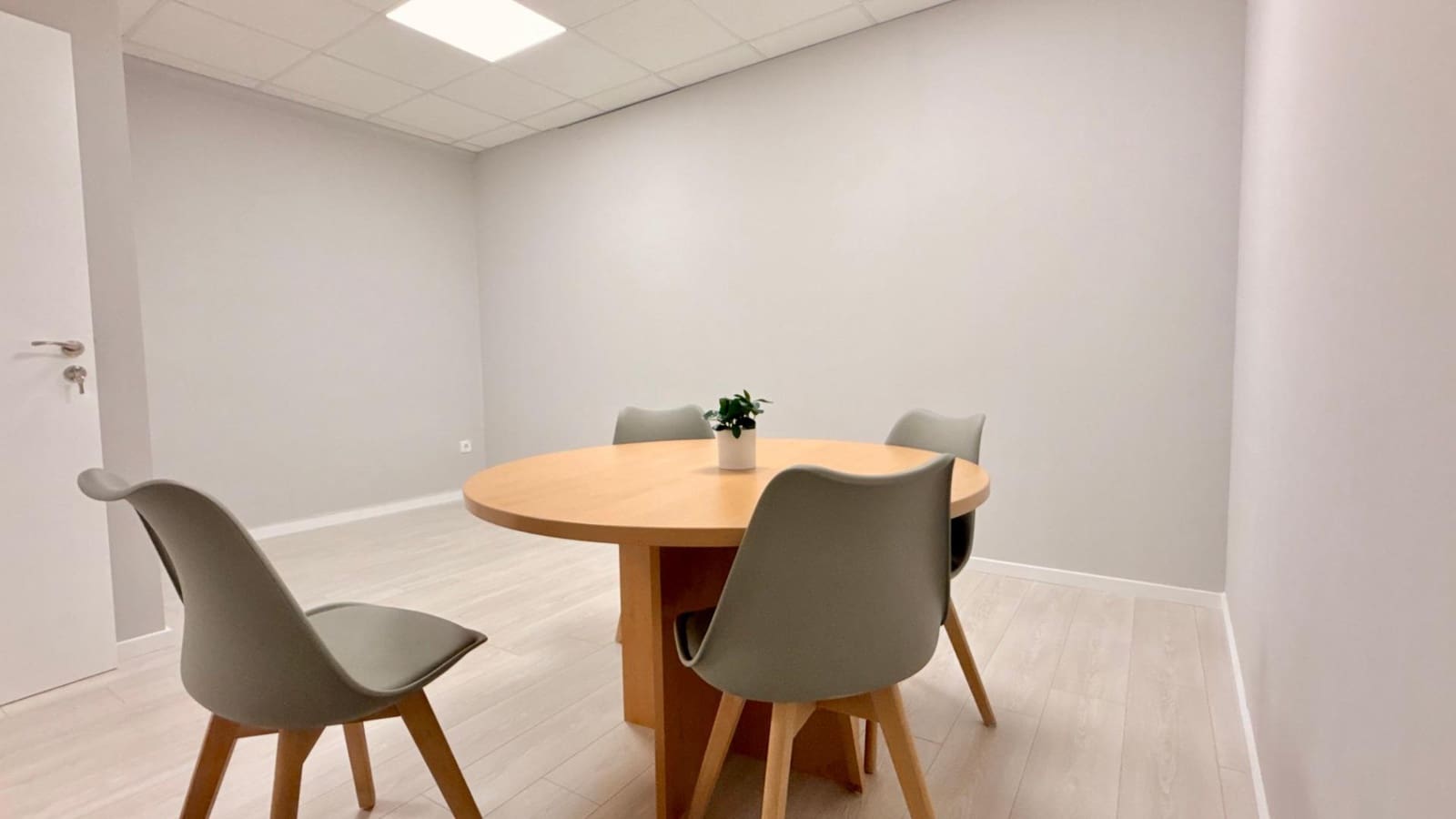 Kontor til leie i Pucol - € 400 (Ref: 9161117)