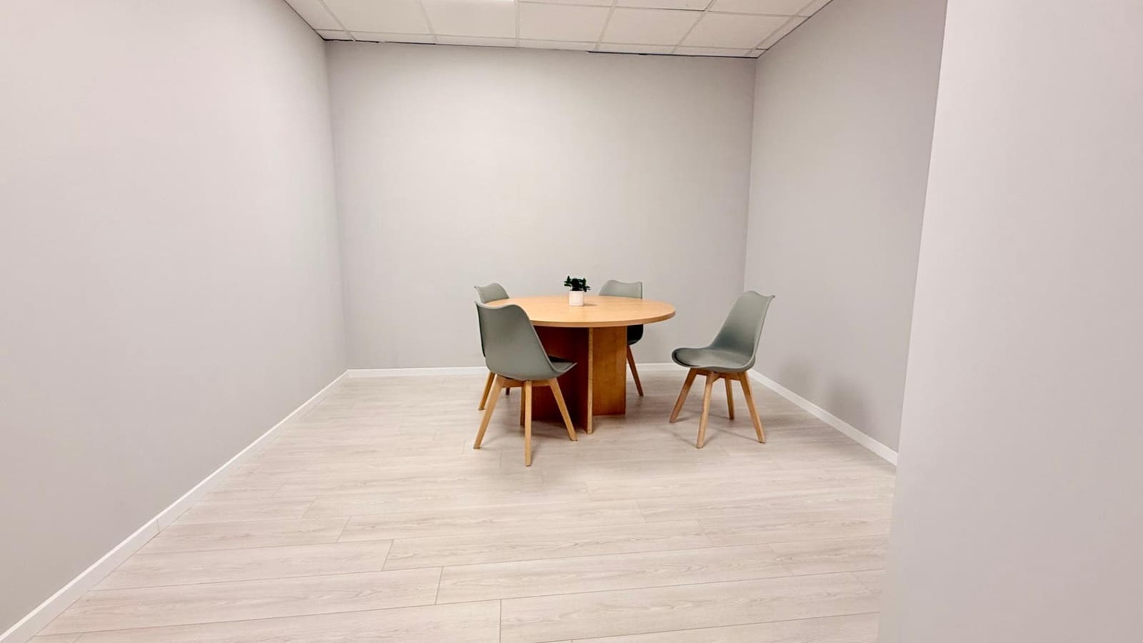 Kontor til leie i Pucol - € 400 (Ref: 9161117)