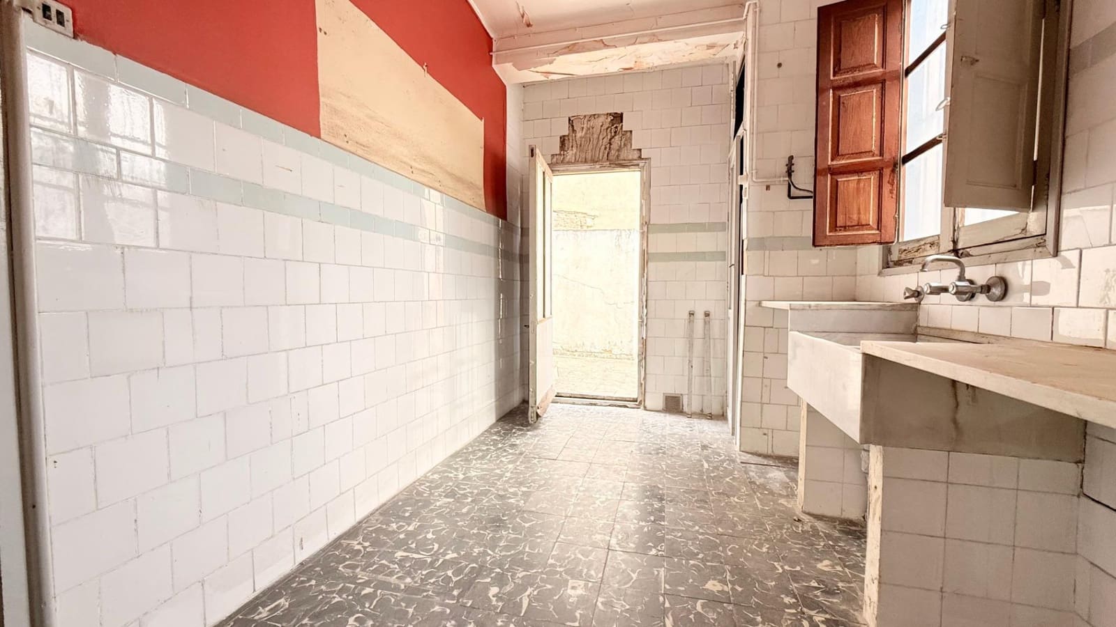 6 soverom Hus til salgs i Aldaia med garasje - € 187 000 (Ref: 9197808)