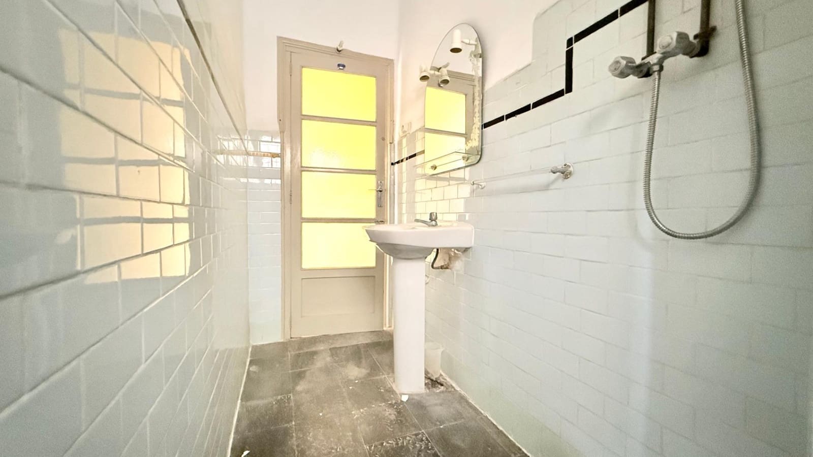 6 soverom Hus til salgs i Aldaia med garasje - € 187 000 (Ref: 9197808)