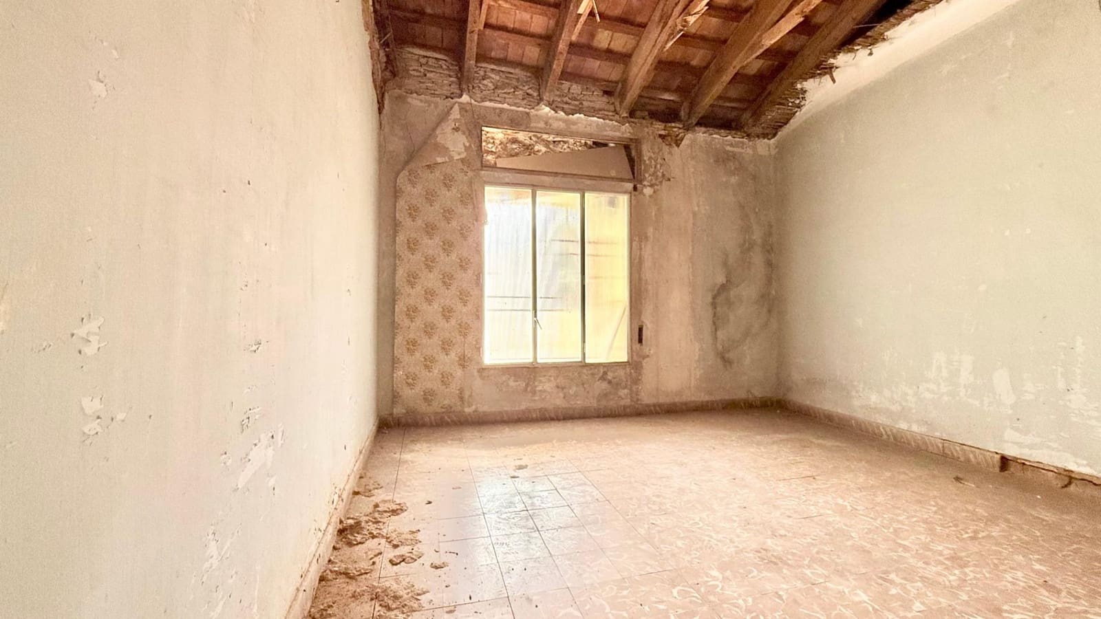 6 soverom Hus til salgs i Aldaia med garasje - € 187 000 (Ref: 9197808)