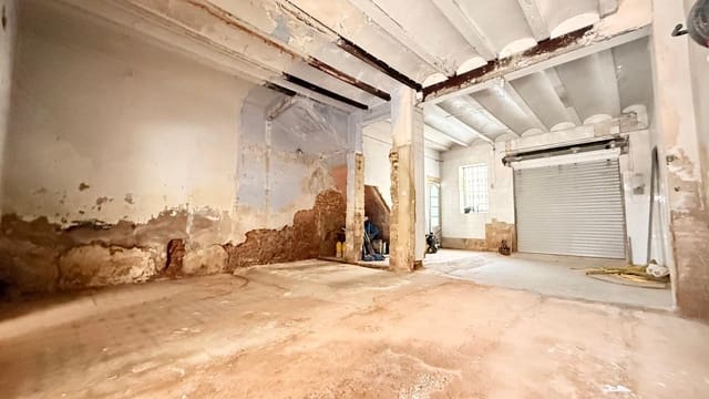 6 bedroom Townhouse for sale in Aldaia with garage - € 187,000 (Ref: 9197808)