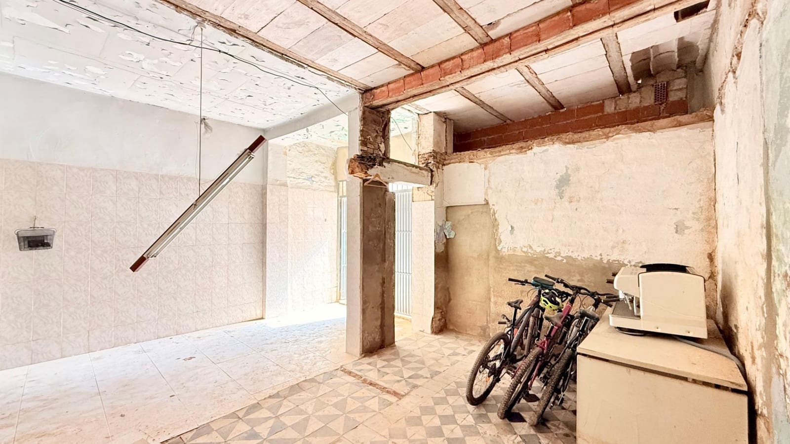 6 soverom Hus til salgs i Aldaia med garasje - € 187 000 (Ref: 9197808)