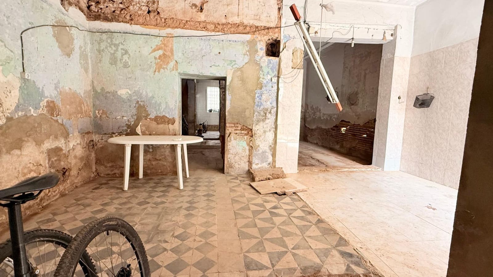 6 soverom Hus til salgs i Aldaia med garasje - € 187 000 (Ref: 9197808)