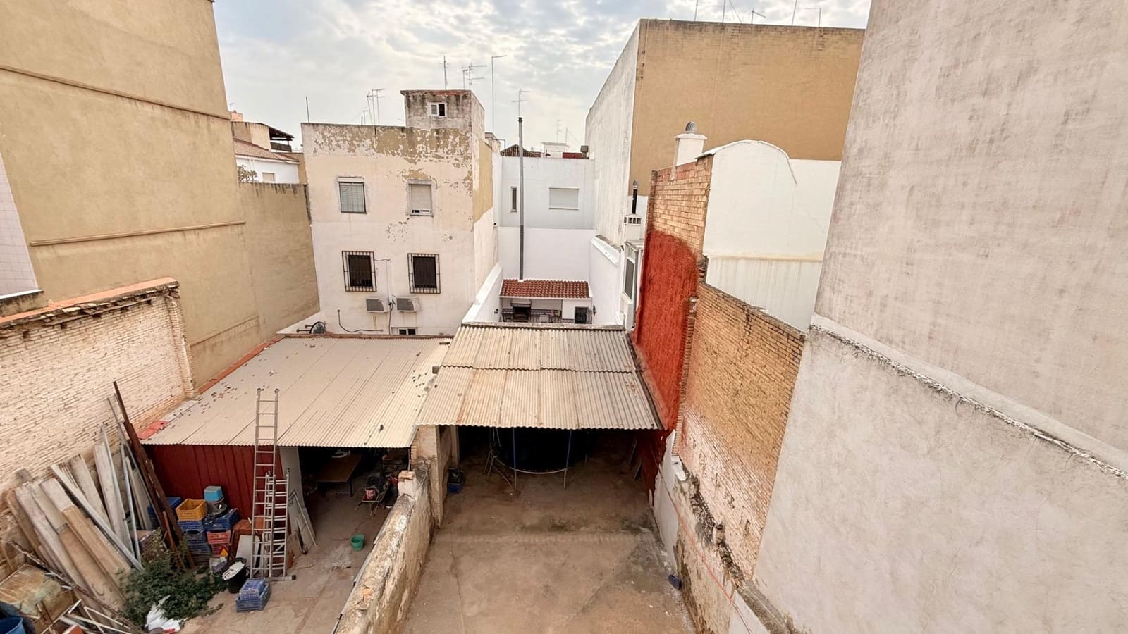 6 soverom Hus til salgs i Aldaia med garasje - € 187 000 (Ref: 9197808)