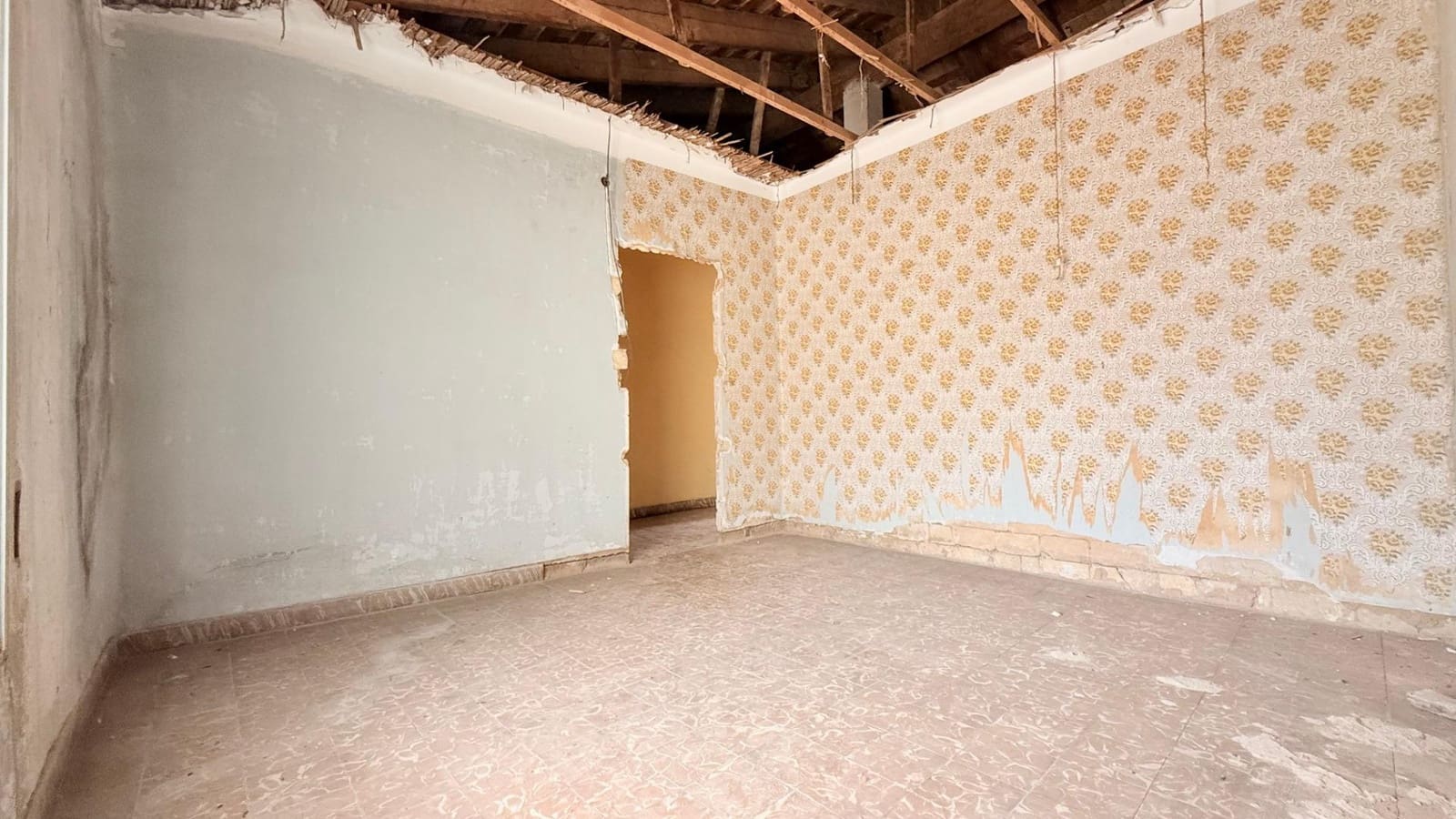 6 soverom Hus til salgs i Aldaia med garasje - € 187 000 (Ref: 9197808)