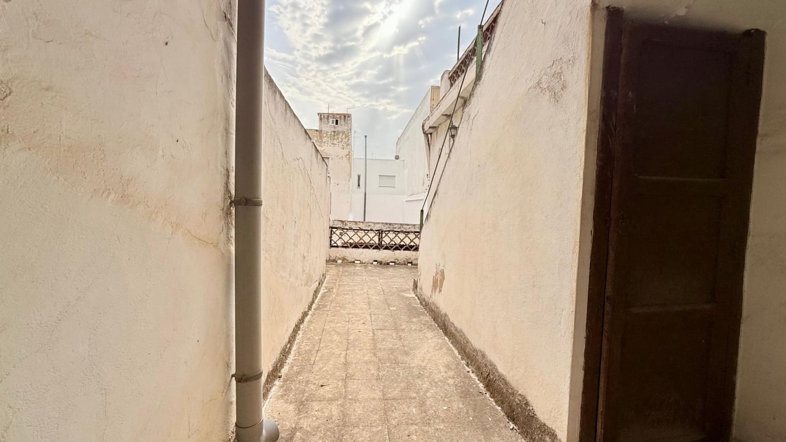 6 soverom Hus til salgs i Aldaia med garasje - € 187 000 (Ref: 9197808)