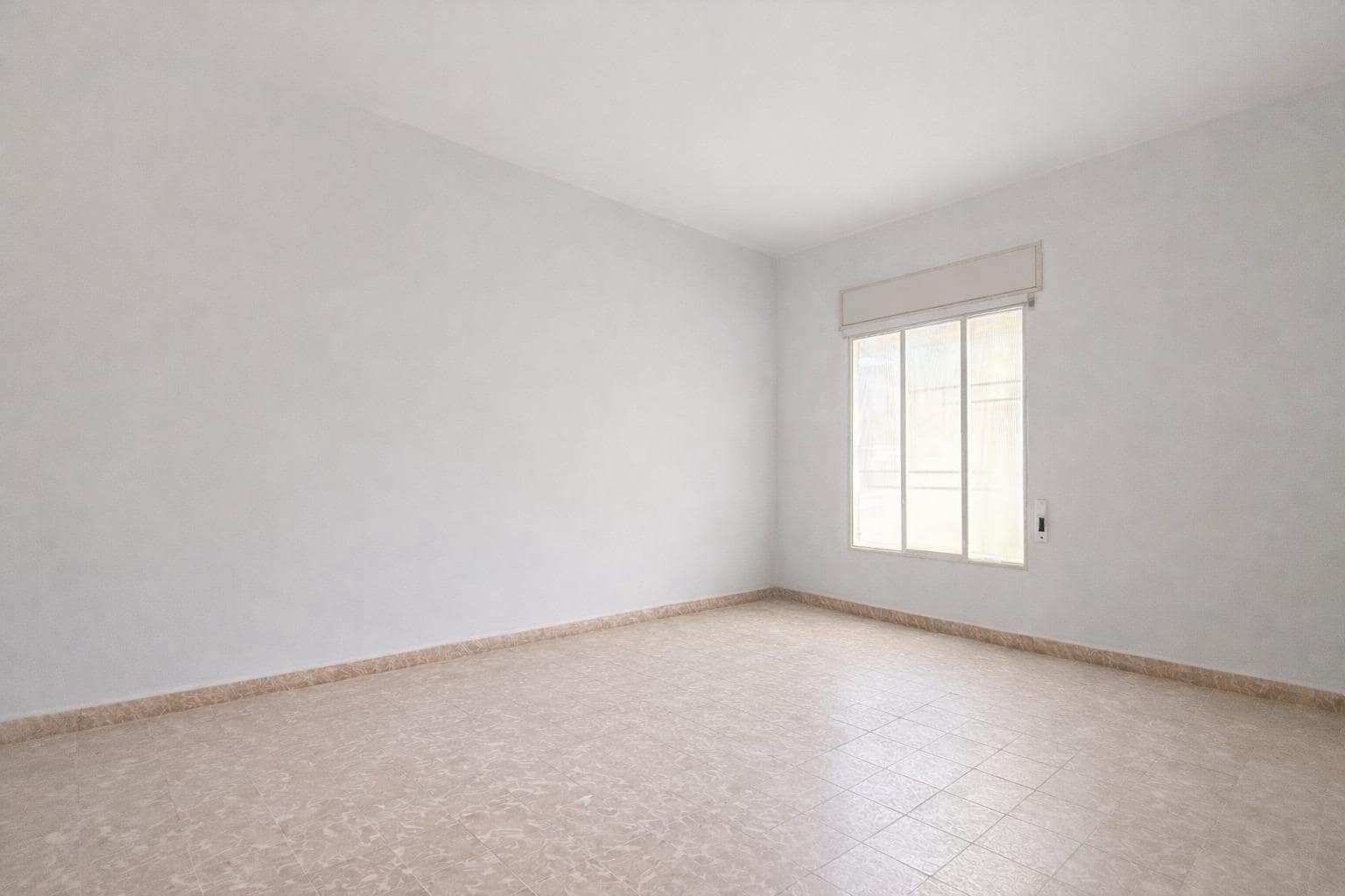 6 makuuhuone Omakotitalo myytävänä paikassa Aldaia mukana 
autotalli - 187 000 € (Ref: 9197808)